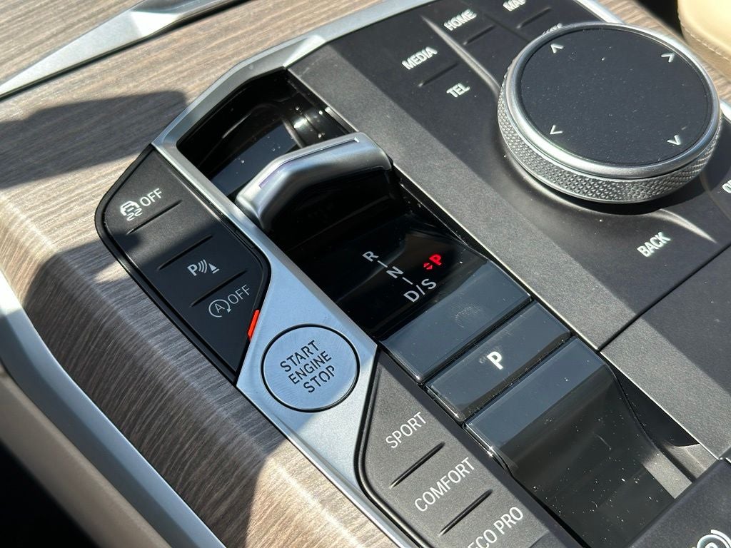 2025 BMW 3 Series 330i