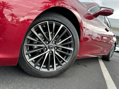 2023 Lexus ES 300h