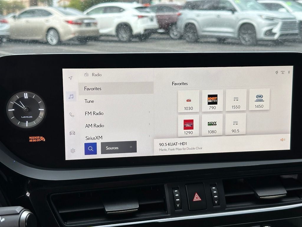 2023 Lexus ES 300h