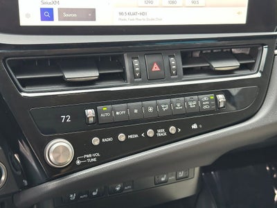 2023 Lexus ES 300h