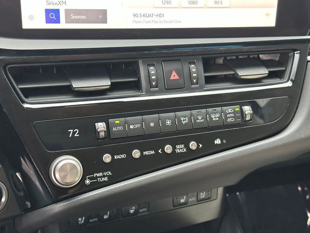 2023 Lexus ES 300h