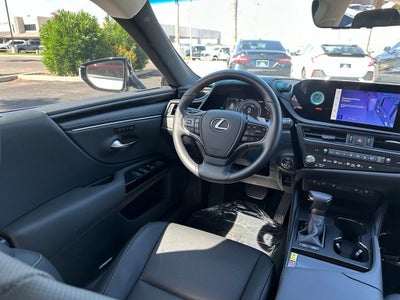 2025 Lexus ES 300h