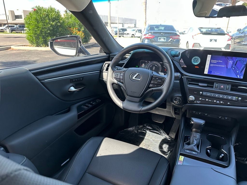 2025 Lexus ES 300h