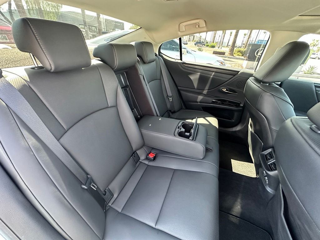 2025 Lexus ES 300h