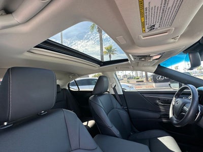 2025 Lexus ES 300h