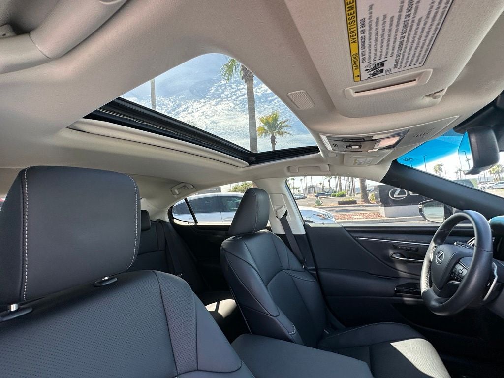 2025 Lexus ES 300h