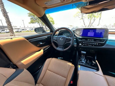 2025 Lexus ES 300h Luxury
