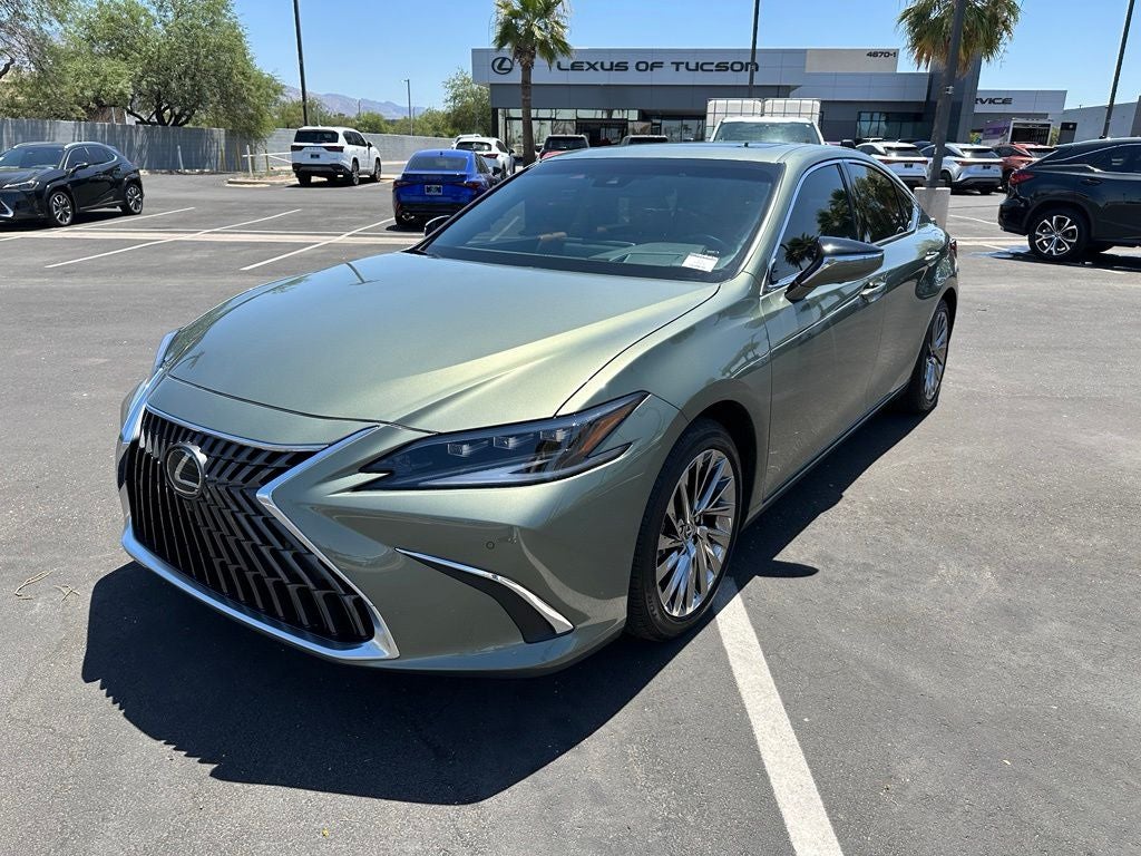 2025 Lexus ES 300h Luxury
