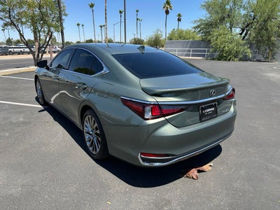 2025 Lexus ES 300h Luxury