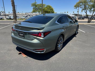 2025 Lexus ES 300h Luxury