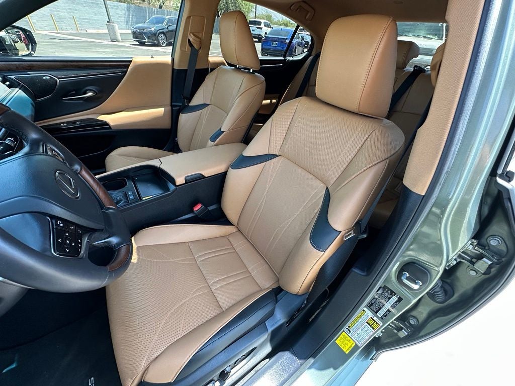 2025 Lexus ES 300h Luxury