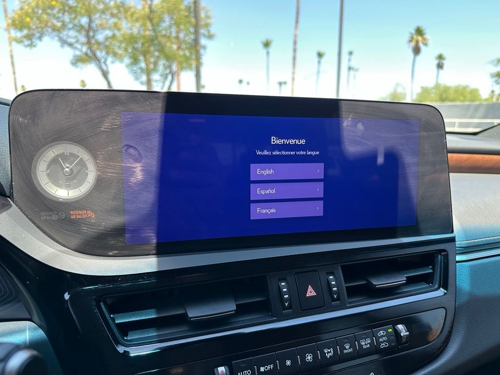 2025 Lexus ES 300h Luxury