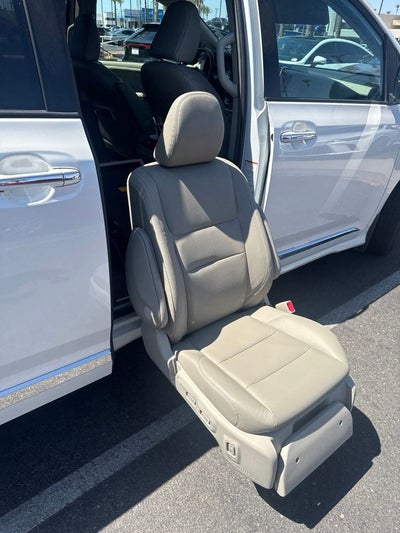 2019 Toyota Sienna XLE 7 Passenger with Auto-Access Seat