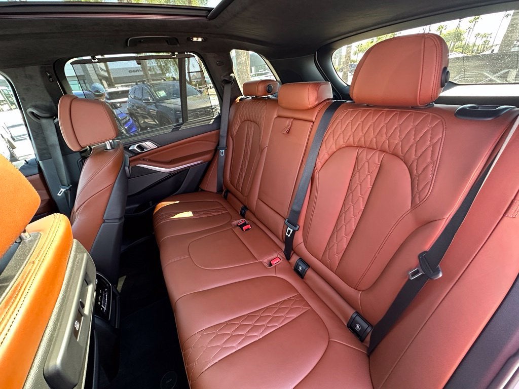 2022 BMW X5 M50i