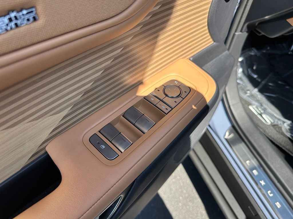 2026 Lexus ES LUXURY