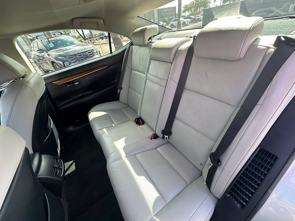 2014 Lexus ES 300h