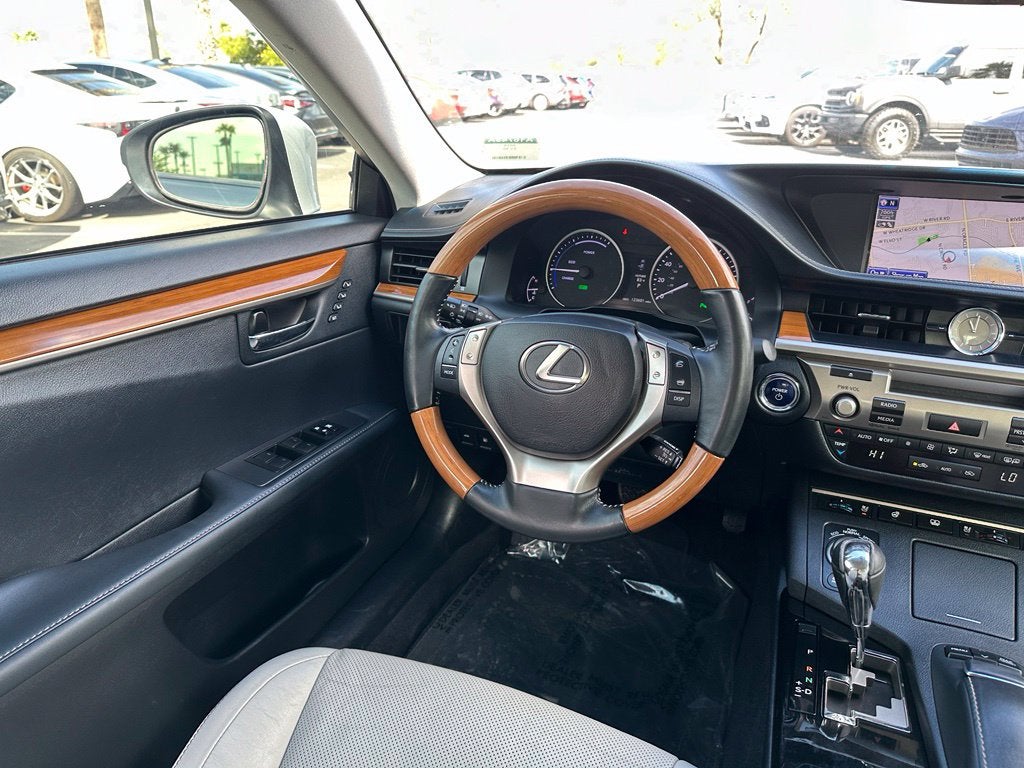 2014 Lexus ES 300h