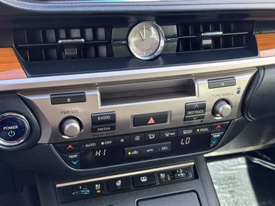 2014 Lexus ES 300h