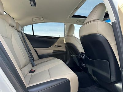 2019 Lexus ES Base