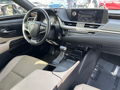 2019 Lexus ES Base