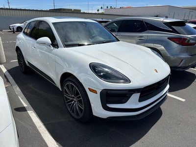 2023 Porsche Macan Base