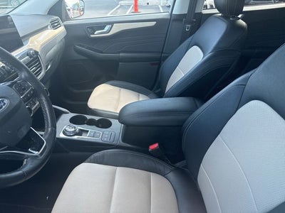 2022 Ford Escape Titanium Hybrid
