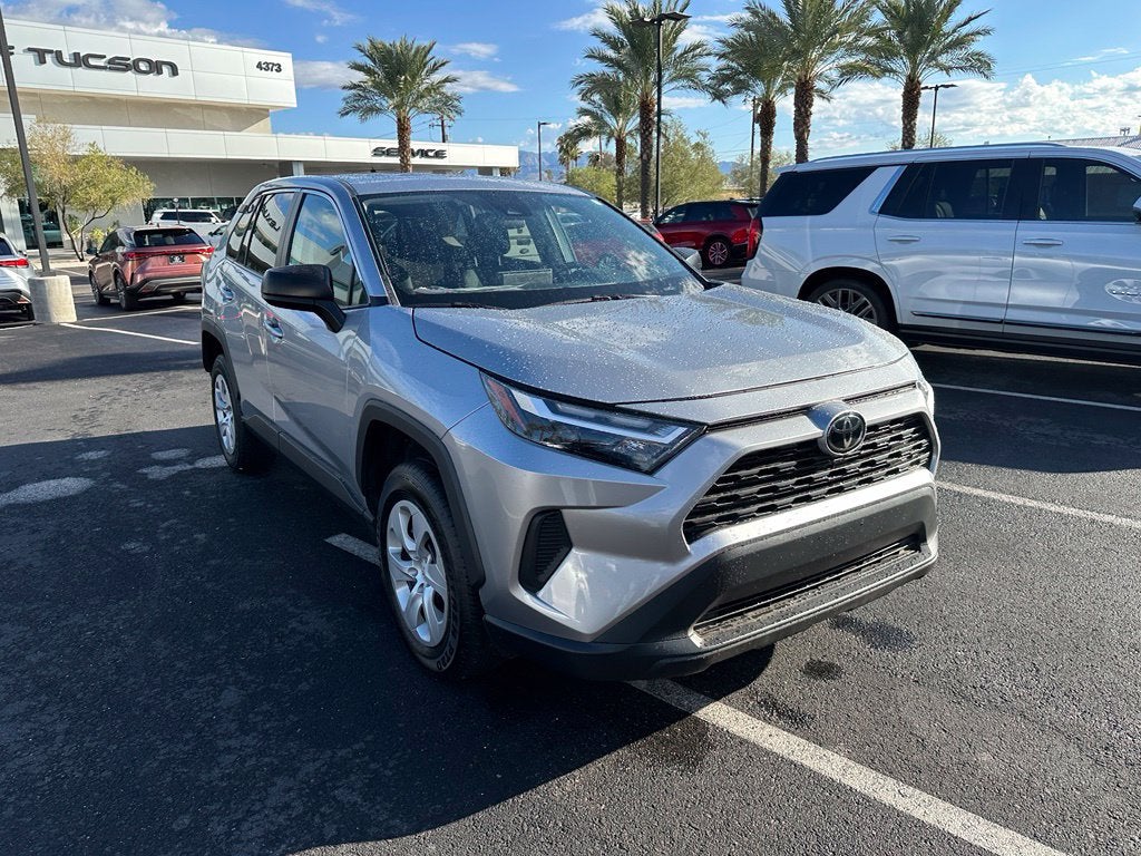2024 Toyota RAV4 LE