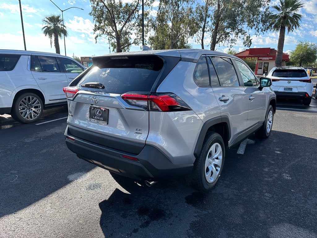 2024 Toyota RAV4 LE