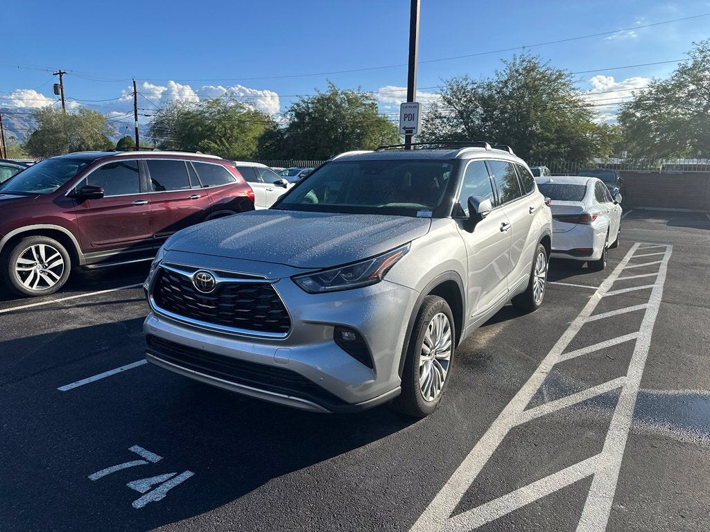 2023 Toyota Highlander Platinum