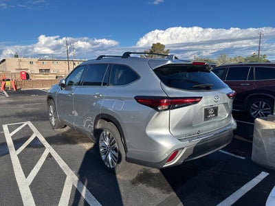 2023 Toyota Highlander Platinum