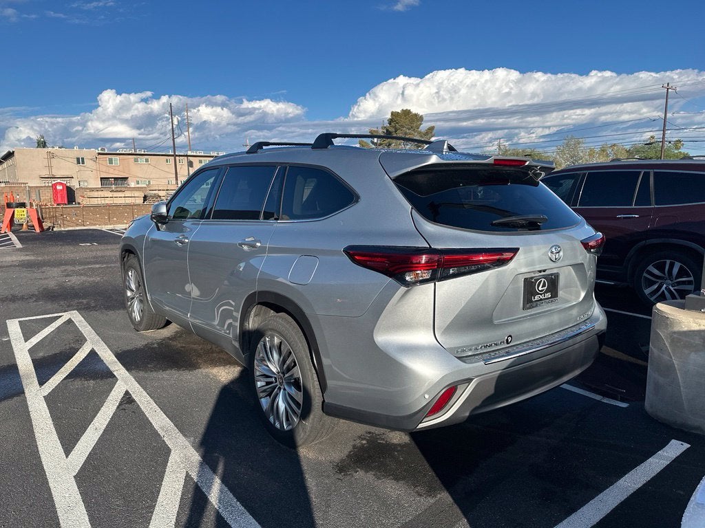 2023 Toyota Highlander Platinum