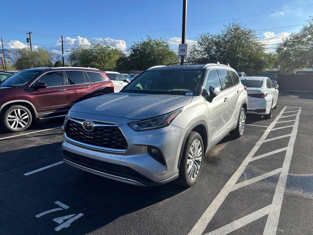2023 Toyota Highlander Platinum