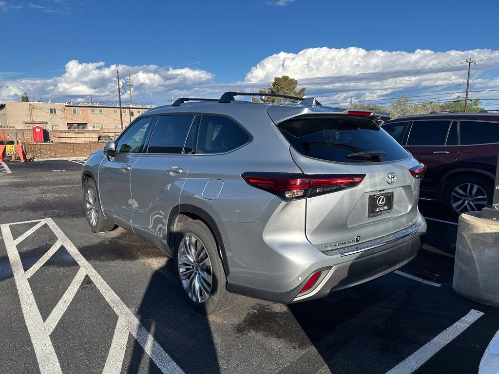 2023 Toyota Highlander Platinum
