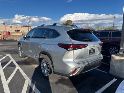 2023 Toyota Highlander Platinum