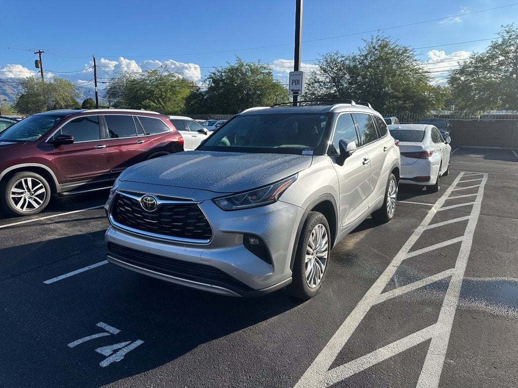 2023 Toyota Highlander Platinum
