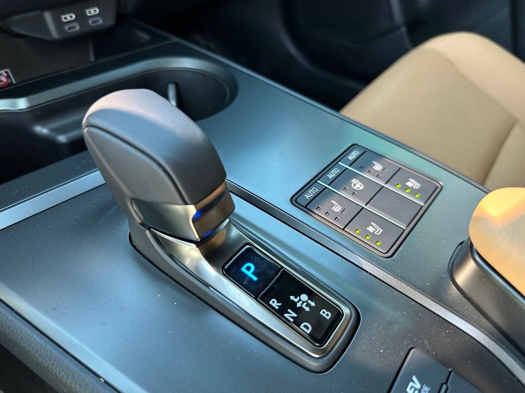 2026 Lexus UX 300h Premium