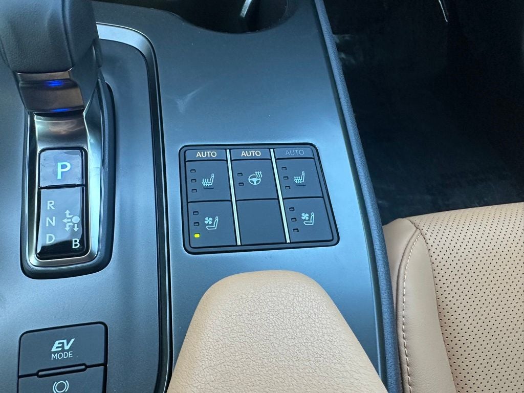 2026 Lexus UX 300h Premium