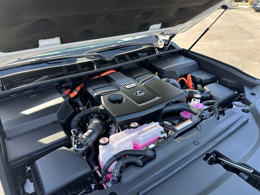 2026 Lexus LX 700h Luxury